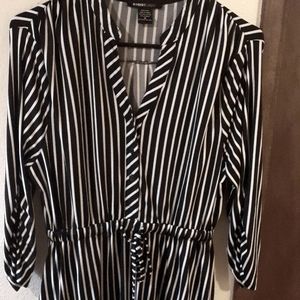 Robert lois, size medium, black and white stripped medium length dress